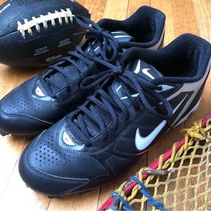 NIKE Athletic Cleats
